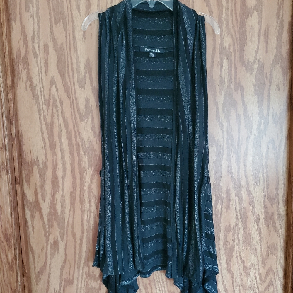 Forever 21 sleeveless shawl